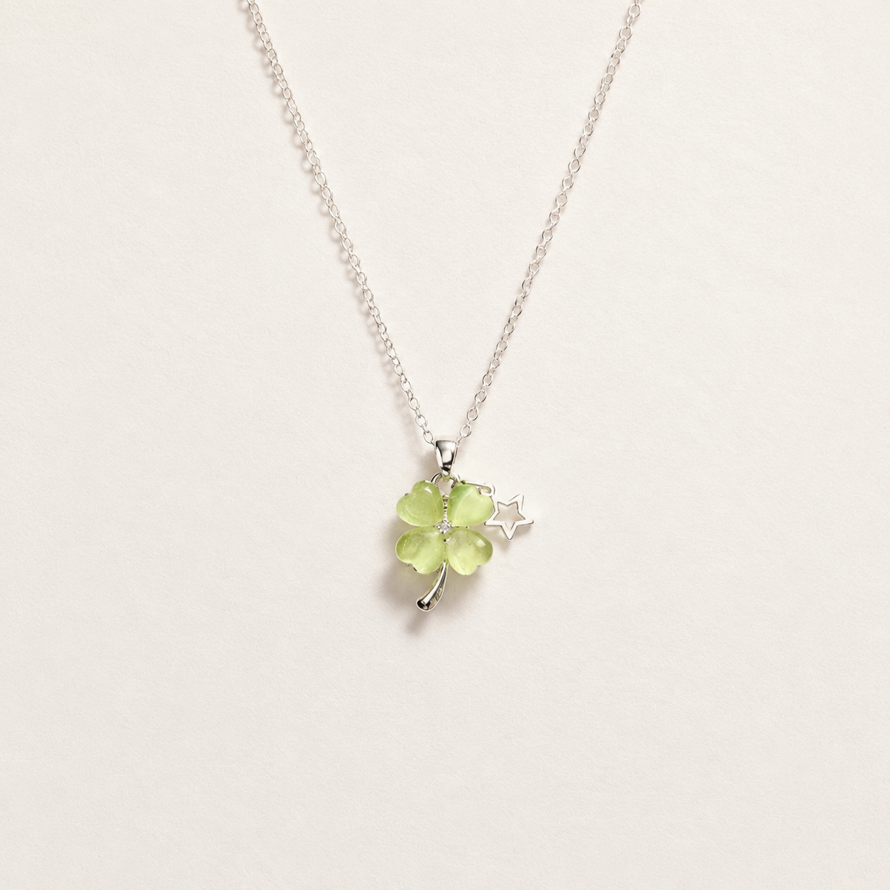 Lucky Clover Dew vintage necklace by OddJoy